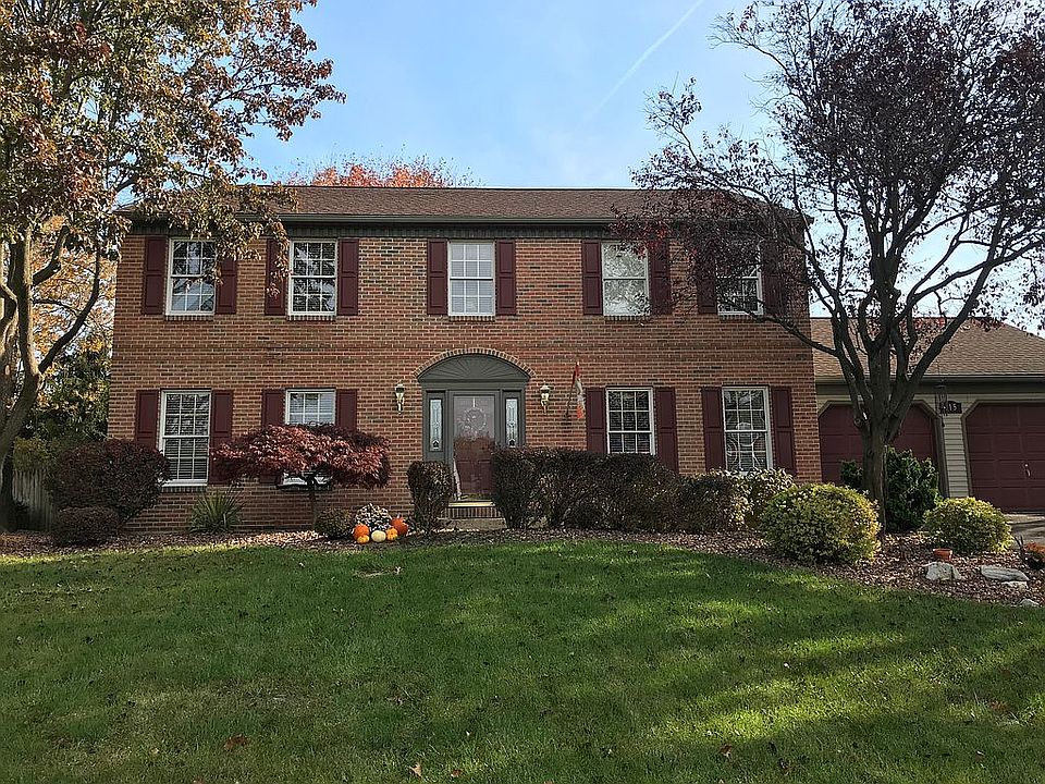 Brick Front Center Hall Colo