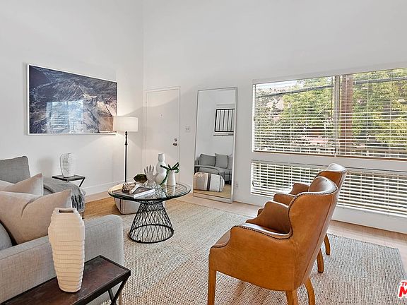 5th image of 200 S La Fayette Park Pl APT 4