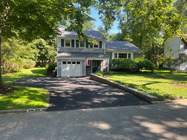 23 Seven Oaks Cir