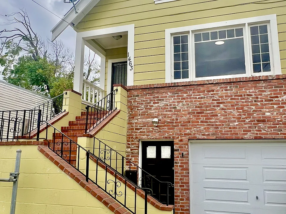 1463 Van Dyke Ave #1463
