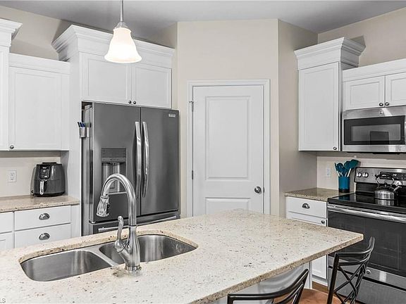 5th image of 2529 Fiddlers Glenn Dr