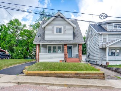 98 Shaker Dr, Akron, OH, 44305