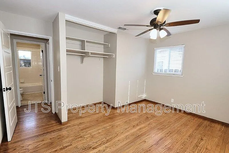 3 bed, 1.0 bath, 1000 sqft, $2,250 — Photo 3