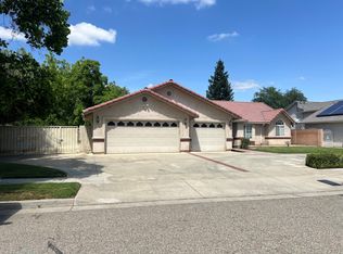 290 E Garfield Ave, Tulare, CA 93274