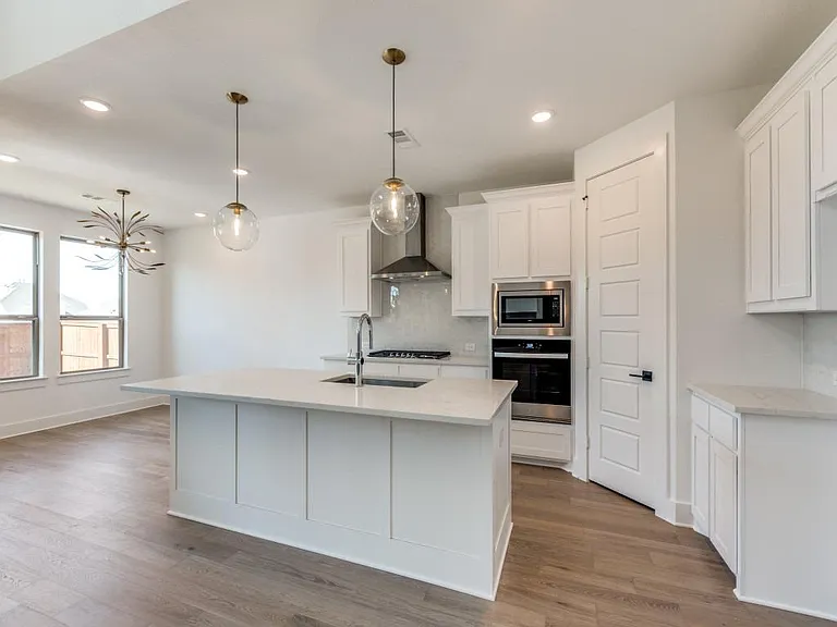 4421 Bandera Dr — Photo 8