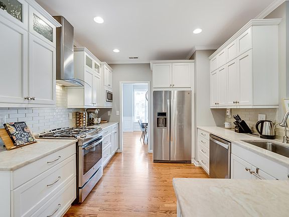 3rd image of 4713 Carlton Crossing Dr