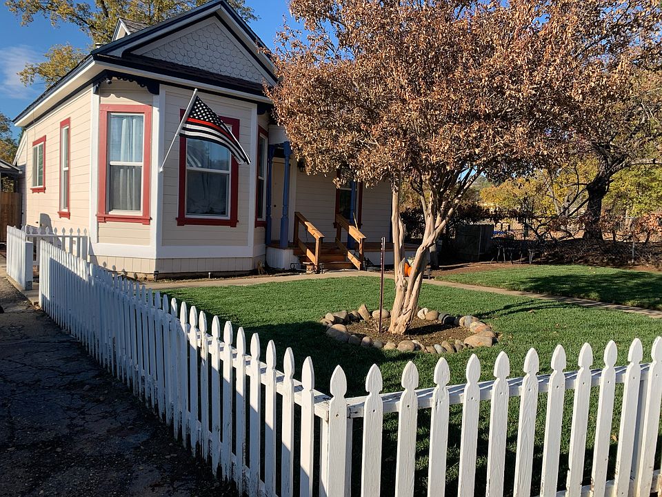 1st image of 391 Robert Ave