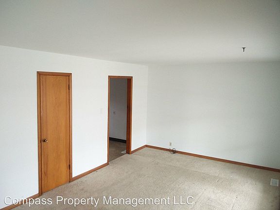 4th image of 7109 Lockwood Ln