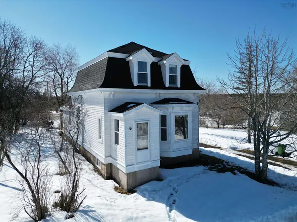 14 High St, Londonderry, NS B0M 1M0