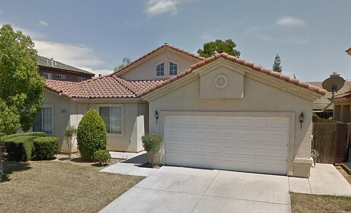 1st image of 7668 N Bain Ave