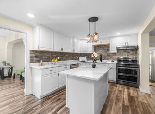 100 Townsend Ave, Lowell, MA 01854