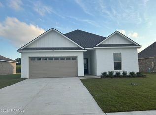 619 Summer St, Broussard, LA 70518