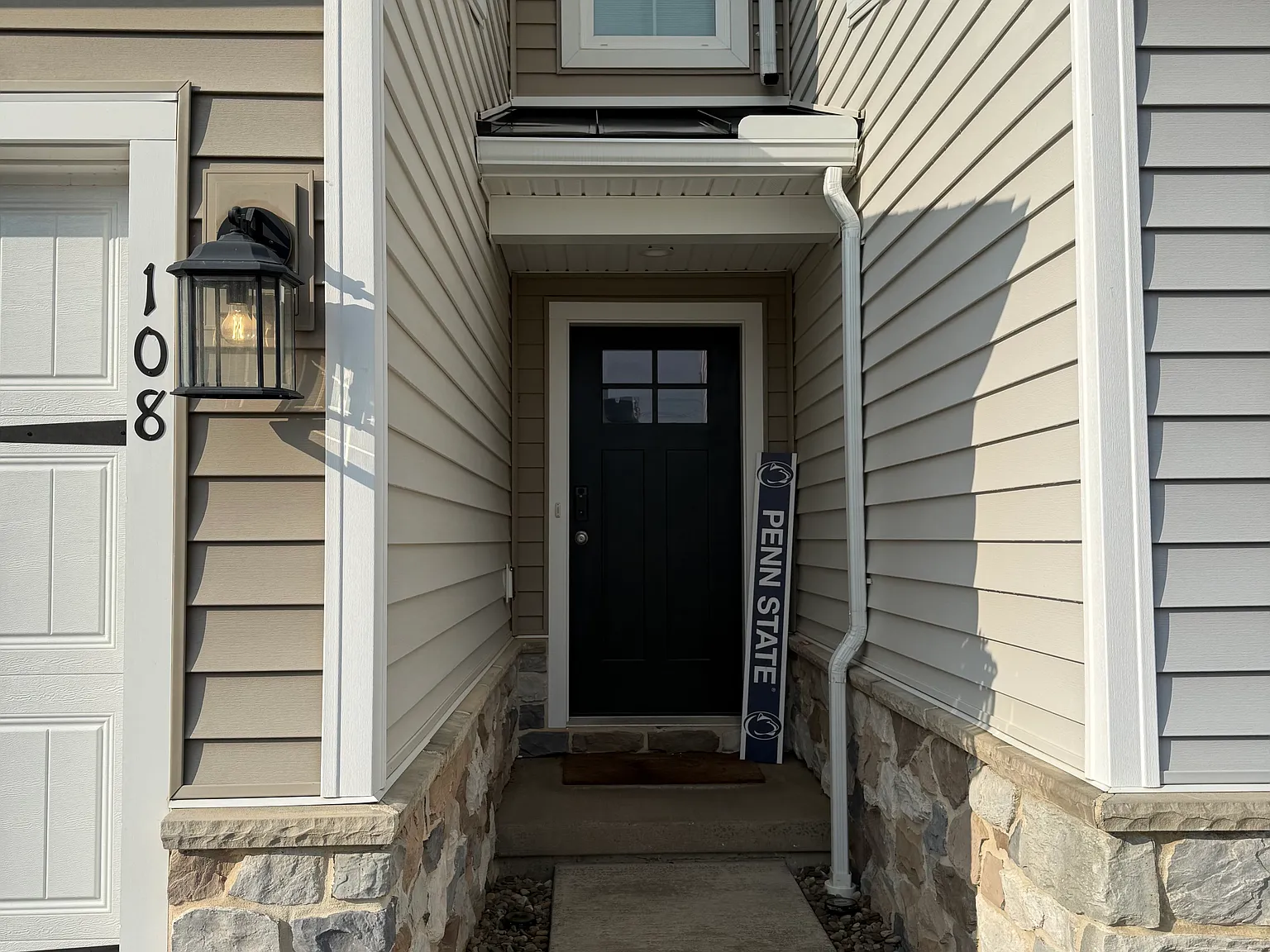 3 bed, 2.5 bath, 1780 sqft, $2,400 — Photo 2