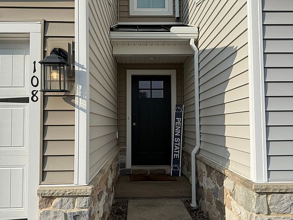 2nd image of 108 Broad Oak Ln