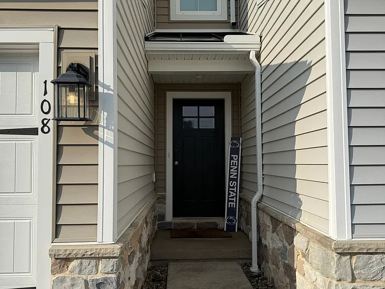 108 Broad Oak Ln — Photo 2