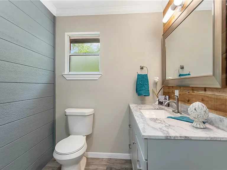 904 Westview Cir — Photo 23