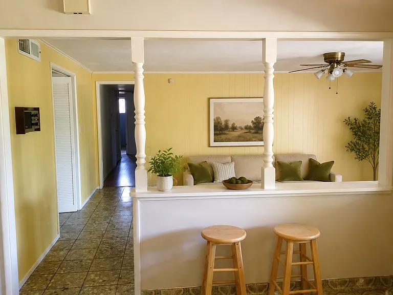 1056 E Sierra Ave — Photo 2