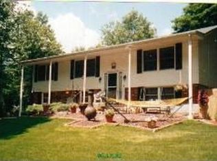 12 Manzari Dr, Walden, NY 12586