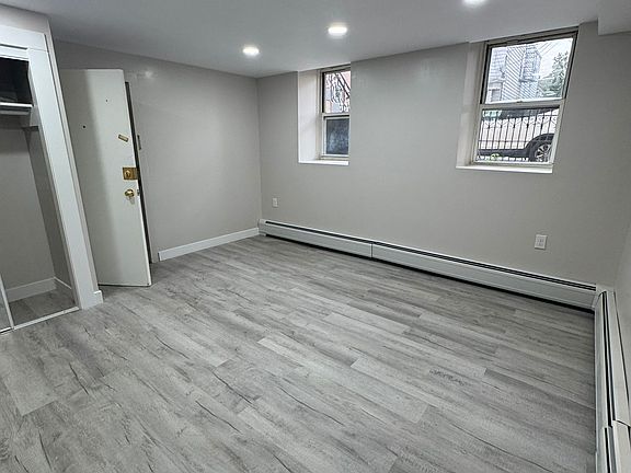 5th image of 207 59th St APT B1