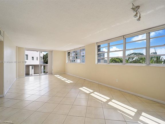 3rd image of 800 West Ave APT 534