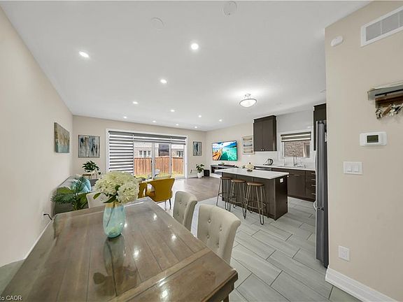5th image of 107 Monarch Woods Dr