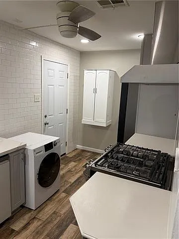 3 bed, 1.0 bath, 1600 sqft, $1,900 — Photo 4