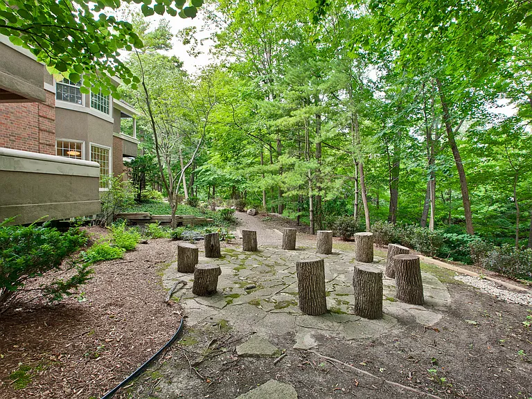 427 N Sheridan Rd — Photo 44