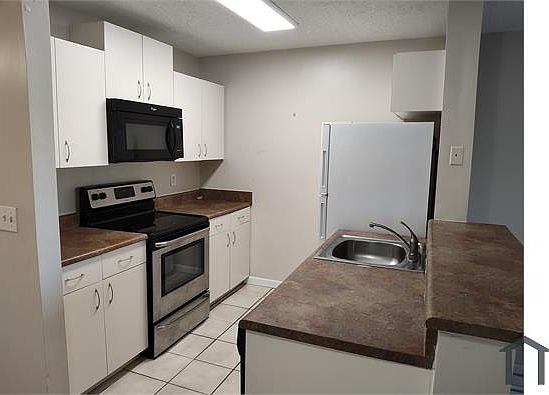 4th image of 1523 Meadows Cir W #1523