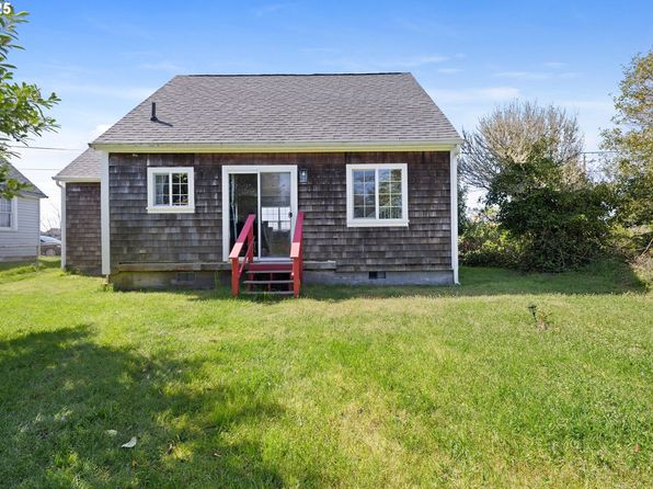 925 Irvine Pl, Seaside, OR 97138
