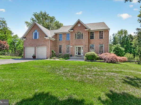 10201 Maxine St, Ellicott City, MD 21042