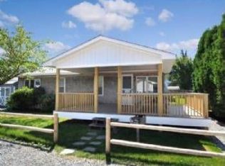 4 Durkin Dr, Narragansett, RI 02882