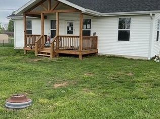 521 W Ventura Dr, Seymour, MO 65746