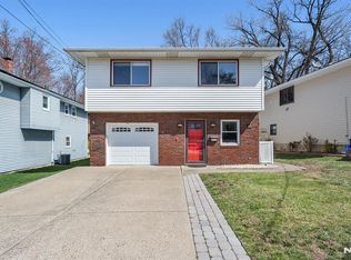 68 Lynn Ct, Bogota, NJ 07603