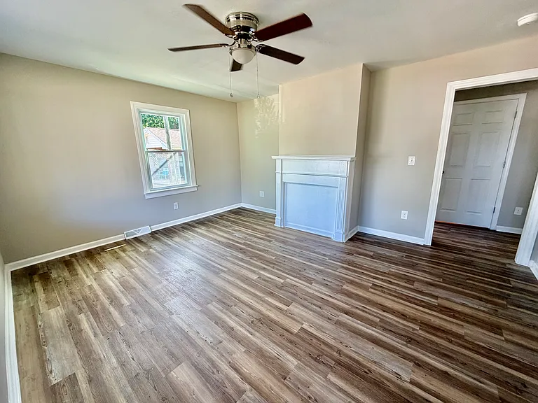 203 Sunshine Ave — Photo 3