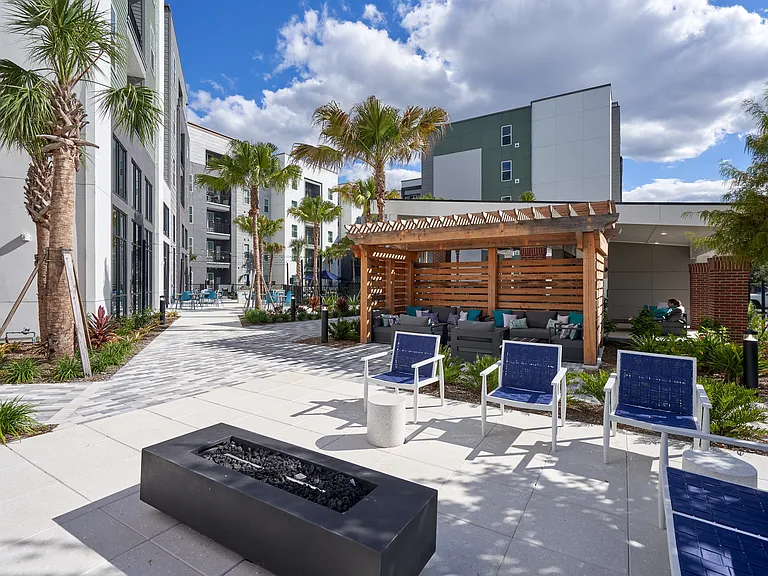 The Accolade Collegiate Village West - Student Housing — Photo 7