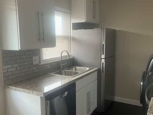 9456 Glenlake Ave APT 3A