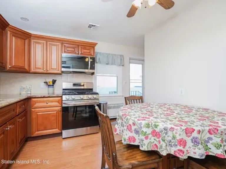 106 Fairview Ave — Photo 8