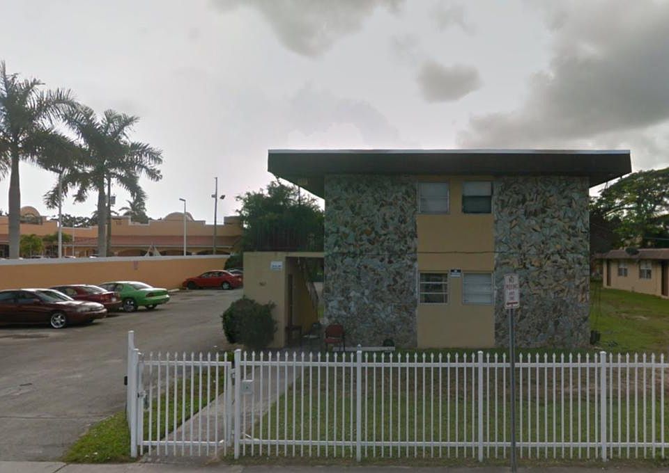 1st image of 567 W Palm Dr APT 8