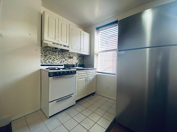 4th image of 60 Glenwood Ave APT 501
