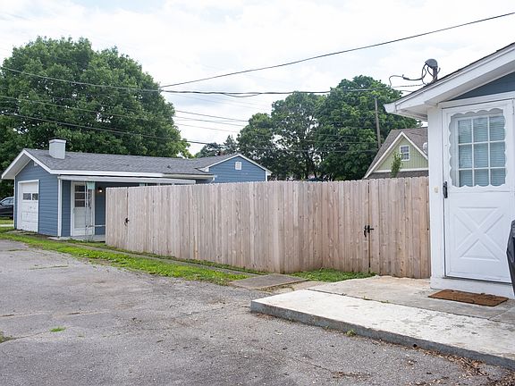 5th image of 908 S 9th St