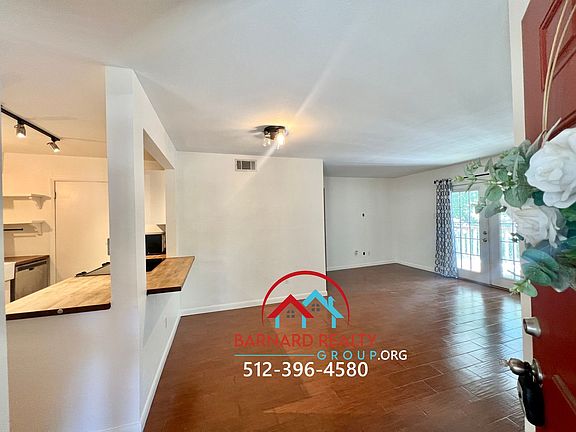 4th image of 402 Fredericksburg St #7