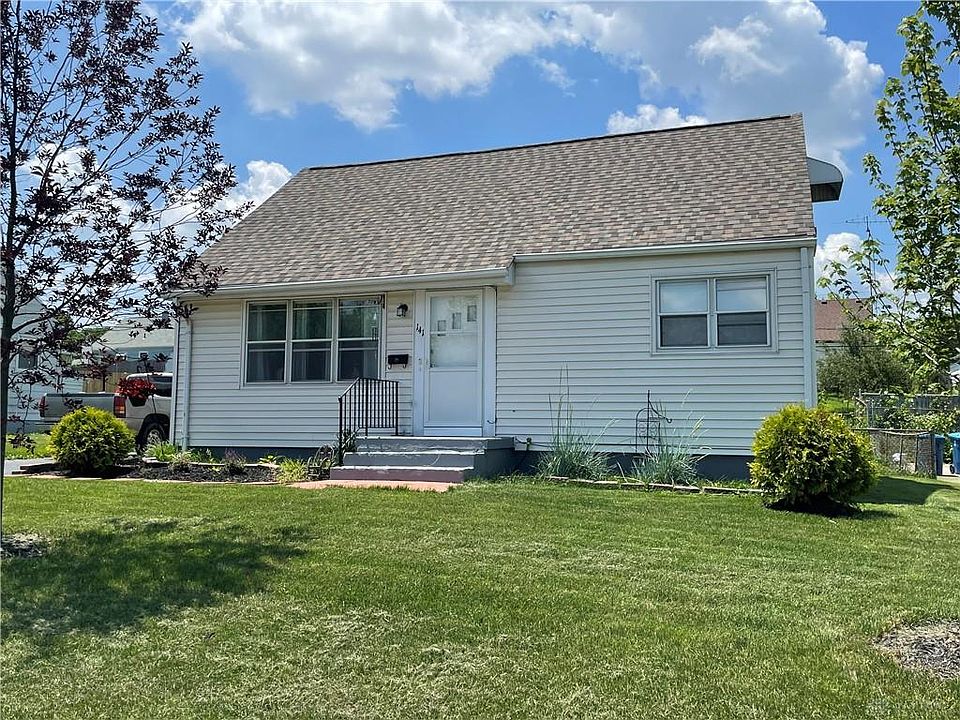 1st image of 141 Meyer Ave