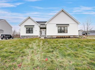 5413 Championship Dr #32, Linden, MI 48451