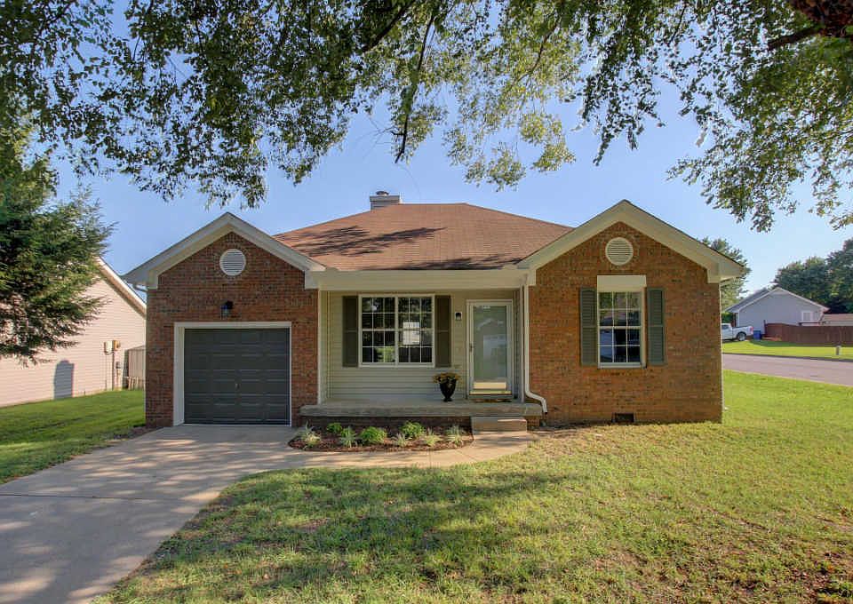 1st image of 82 Grassmire Dr