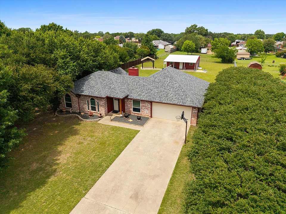 1st image of 303 Anita Ln