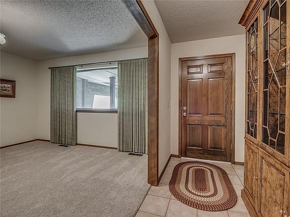 4th image of 2508 Twisted Oak Ln