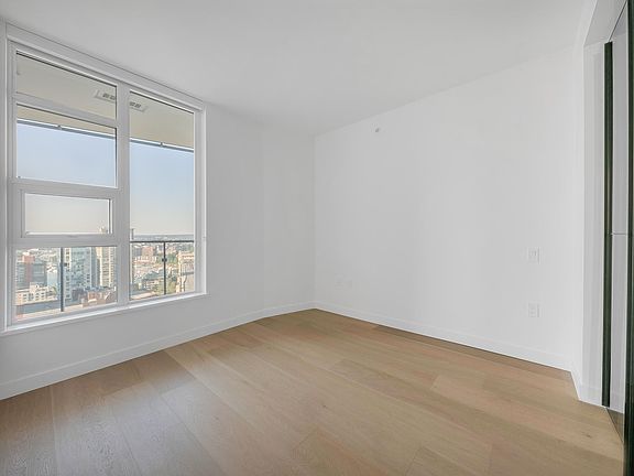 3rd image of 1289 Hornby St #1912