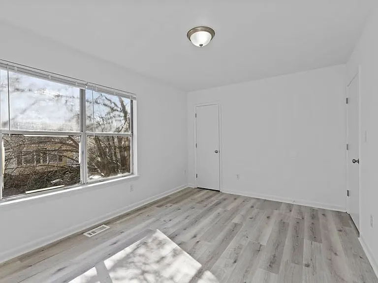 Hilltop Townes — Photo 12