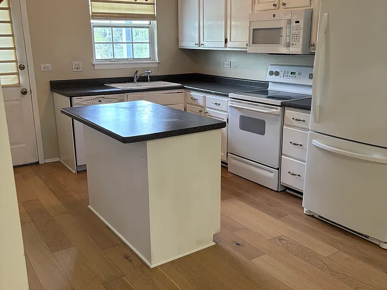 120 E Winchester Rd #C — Photo 4