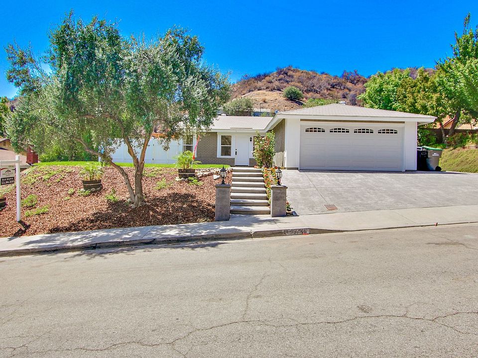 For Sale: 14746 Calla Lily Ct, Canyon Country, CA 91387